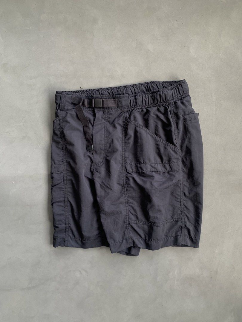 Uniqlo Geared Utility Shorts (Category: Shorts) located in Malinao. Submitted by nhlcrza (Listing ID 1470623839, Image 1). Description: .