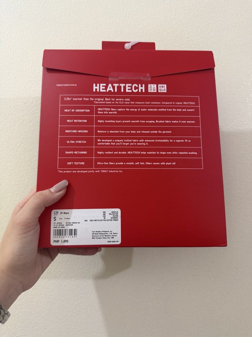 Uniqlo Heattech Ultra Warm (Category: Longsleeves) located in Manila. Submitted by nanabunz (Listing ID 1470684502, Image 2). Description: Uniqlo Heattech Ultra Warm - Crew neck long sleeve t-shirt - Size: S (fits bust 77-83 cm) - Brand new in original sealed packaging, never opened.