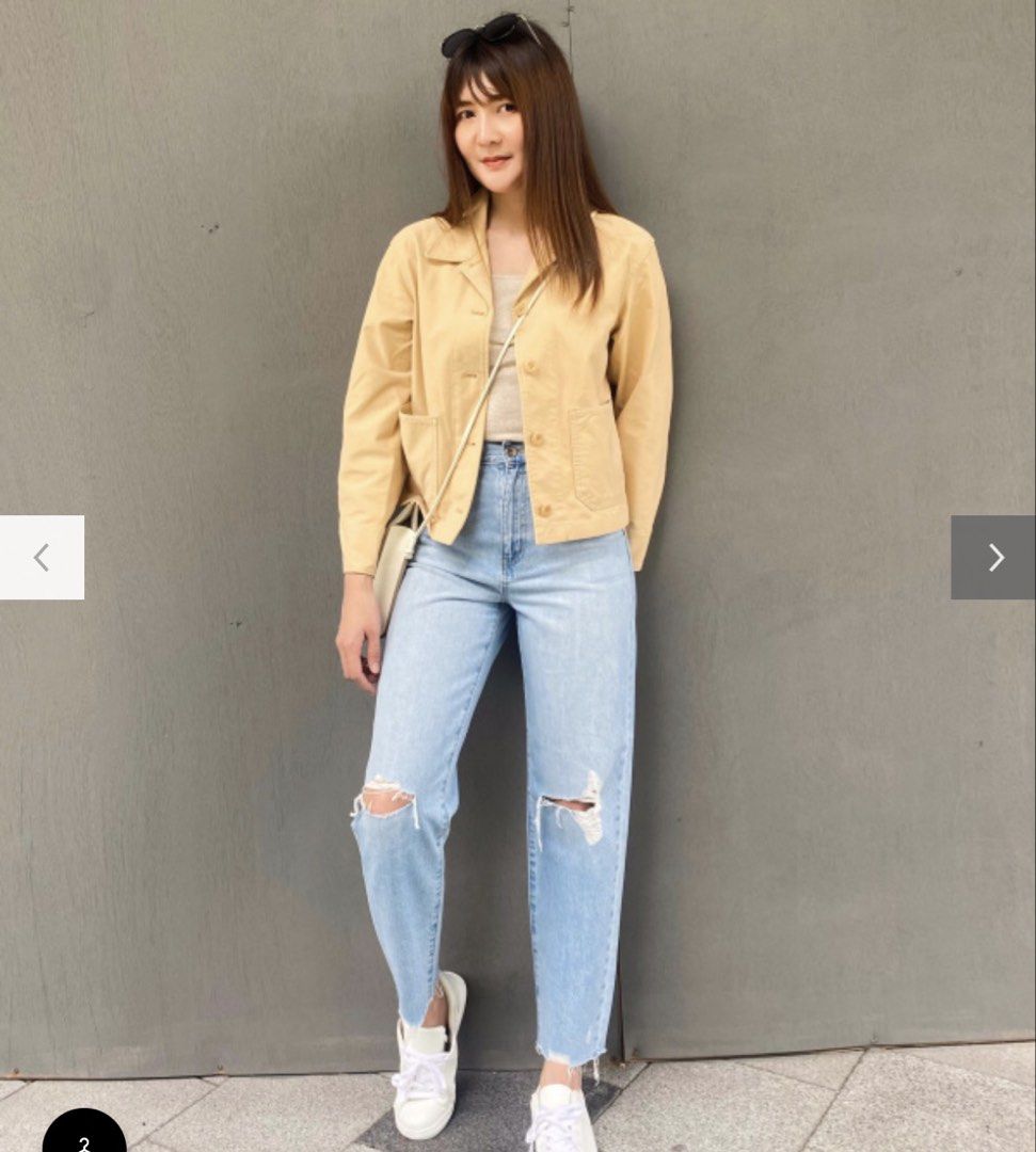 Uniqlo Jacket (Category: Coats, Jackets and Outerwear) located in Marilao. Submitted by luckystone_0cdaee (Listing ID 1470733240, Image 1). Description: Uniqlo Womens Jersey Short Jacket • Material: Knit-look jersey fabric made of 58% polyester, 36% cotton (with stretch for comfort). • Design: Cropped length, collared button-front closure, and dual lower patch pockets. •Size: Medium •Condition: Like new.