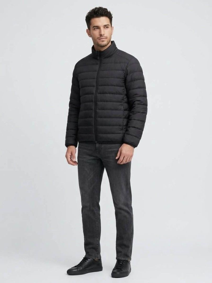 UNIQLO LIGHT DOWN PUFFER JACKET (Category: Coats, Jackets and Outerwear) located in Puerto Princesa. Submitted by wintergarmentshop (Listing ID 1470612407, Image 1). Description: UNIQLO LIGHT DOWN JACKET GOOD ASNEW NO ISSUE 21.5 W 28 L.