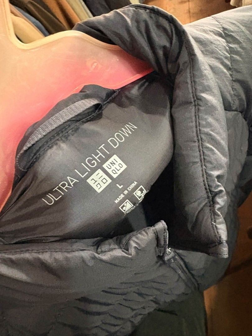 UNIQLO LIGHT DOWN PUFFER JACKET (Category: Coats, Jackets and Outerwear) located in Puerto Princesa. Submitted by wintergarmentshop (Listing ID 1470612407, Image 3). Description: UNIQLO LIGHT DOWN JACKET GOOD ASNEW NO ISSUE 21.5 W 28 L.