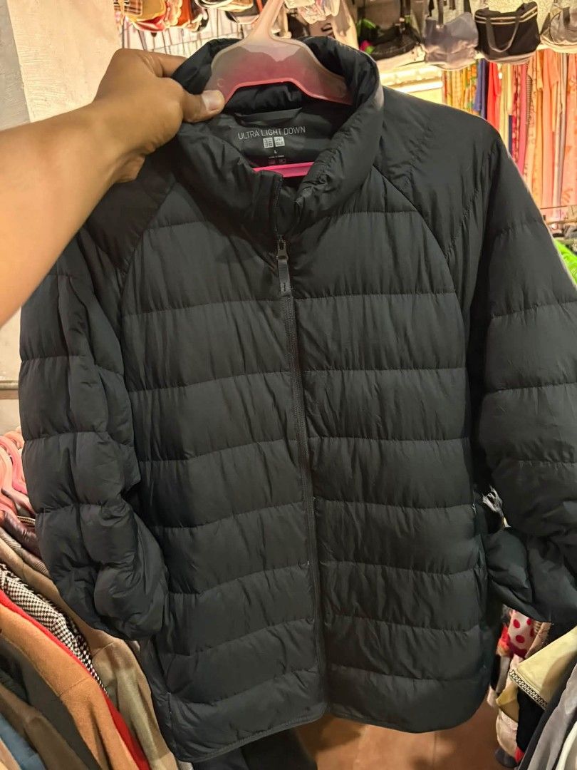UNIQLO LIGHT DOWN PUFFER JACKET (Category: Coats, Jackets and Outerwear) located in Puerto Princesa. Submitted by wintergarmentshop (Listing ID 1470612407, Image 2). Description: UNIQLO LIGHT DOWN JACKET GOOD ASNEW NO ISSUE 21.5 W 28 L.