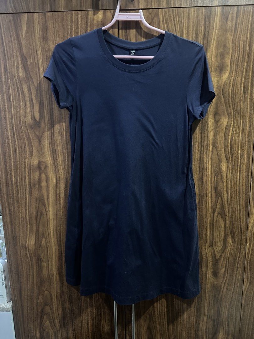 Uniqlo Mini Dress Small (Category: Dresses) located in Quezon City. Submitted by panderella02 (Listing ID 1470686824, Image 2). Description: Take 2 for ₱500.