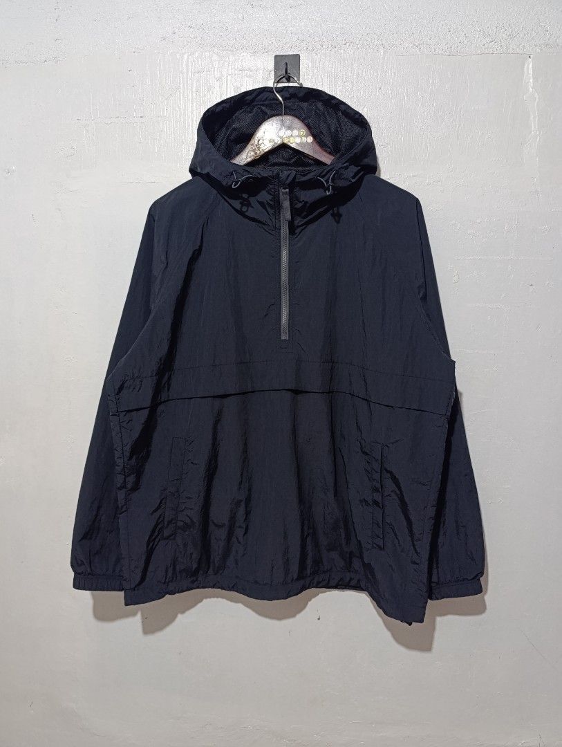 Uniqlo oversized Anorak (Category: Coats, Jackets and Outerwear) located in Bulacan. Submitted by frederickg80292 (Listing ID 1470672715, Image 2). Description: UNIQLO OVERSIZED ANORAK PARKA - COLOR BLACK 📌 SIZE MEDIUM ON TAG FIT UP TO LARGE OR XL 24.5 WIDTH 29 LENGTH ADJUSTABLE HEM STRING LIKE NEW CONDITION 10/10 COLOR RATE NO ISSUE 👌 WATER REPELLENT 🌧️ 899 + SF ONLY 💸 LOCATION SJDM BULACAN.