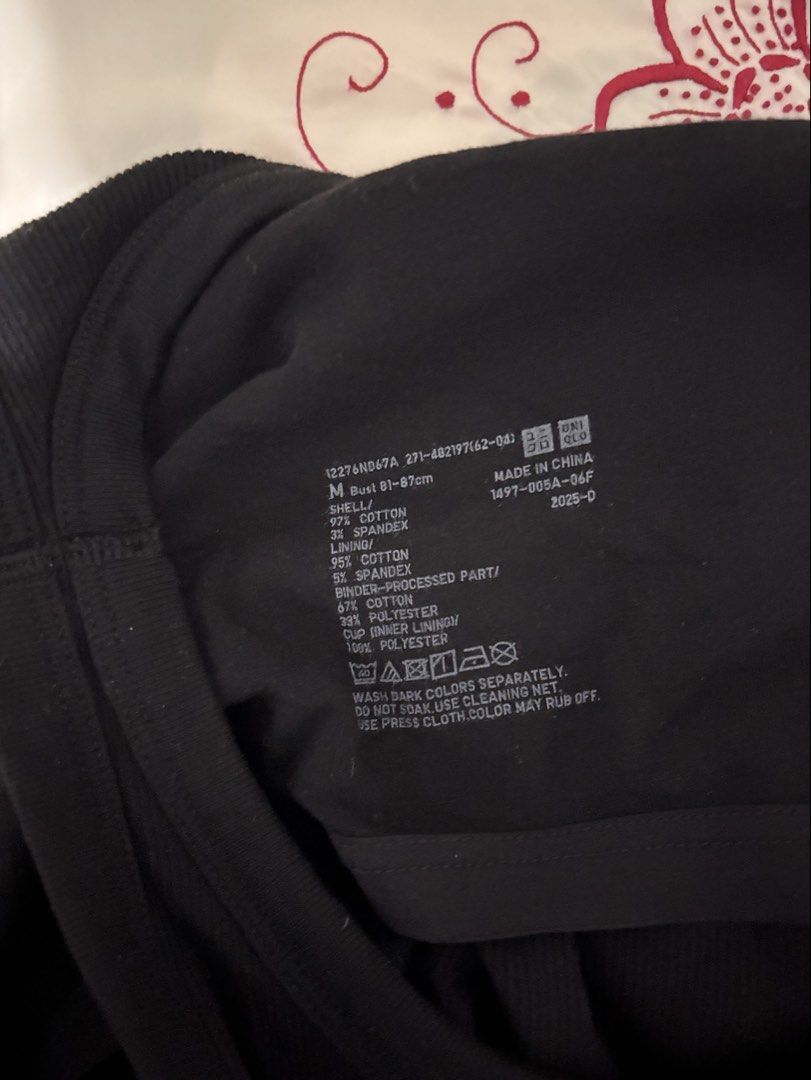 uniqlo padded black tank top (Category: Sleeveless) located in Manila. Submitted by iyahpreloved_ (Listing ID 1470702833, Image 3). Description: size M used once! .