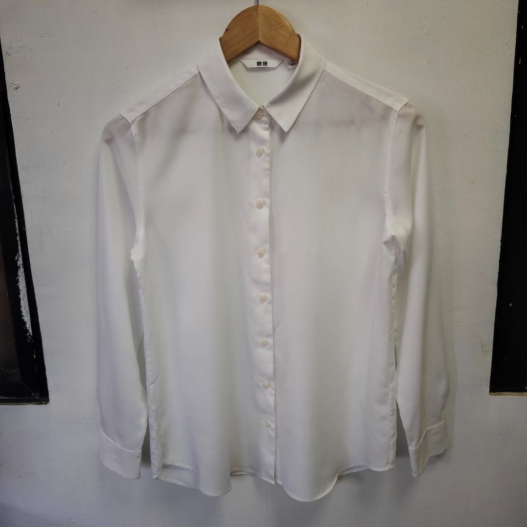 UNIQLO Rayon Longsleeve Blouse (Category: Longsleeves) located in Davao. Submitted by jcshop27 (Listing ID 1470558125, Image 2). Description: .