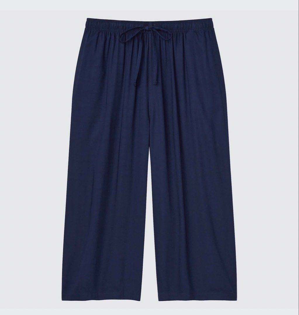 Uniqlo Relaco 3/4 Navy Blue (Category: Shorts) located in La Trinidad. Submitted by rare_closet_finds (Listing ID 1470655406, Image 1). Description: - Brand: Uniqlo - Color: Navy blue -like new - Style: Cropped, wide-leg cut (hits below the knee) - Waistband: Elastic with matching drawstring - Pockets: Two side pockets - Size L -cut tags.
