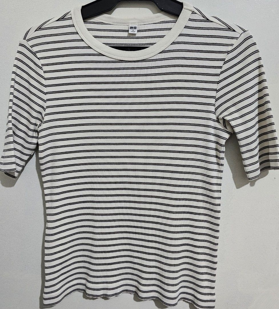 Uniqlo Ribbed T-shirt SMALL (Category: Blouses) located in Las Pinas. Submitted by andievizcarra (Listing ID 1470655199, Image 1). Description: Uniqlo ribbed t-shirt bundle Size: SMALL 3 for 500 Fixed price LAS PIÑAS AREA PREFERABLY MEET-UP Available for delivery via Lalamove but payment option is bank transfer. Payment first basis..