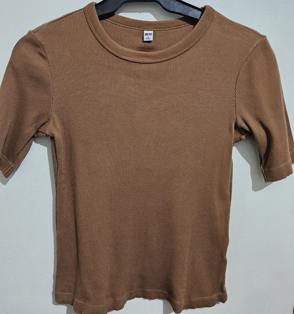 Uniqlo Ribbed T-shirt SMALL (Category: Blouses) located in Las Pinas. Submitted by andievizcarra (Listing ID 1470655199, Image 3). Description: Uniqlo ribbed t-shirt bundle Size: SMALL 3 for 500 Fixed price LAS PIÑAS AREA PREFERABLY MEET-UP Available for delivery via Lalamove but payment option is bank transfer. Payment first basis..