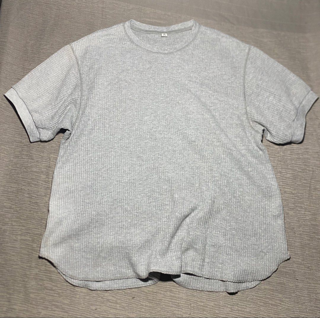 Uniqlo Tshirt (Category: Tshirts & Polo Shirts ) located in Lantapan. Submitted by thriftsylz (Listing ID 1470673685, Image 1). Description: FOR FREE IF SOMEBODY PURCHASE 1 ITEM IN MY SHOP.