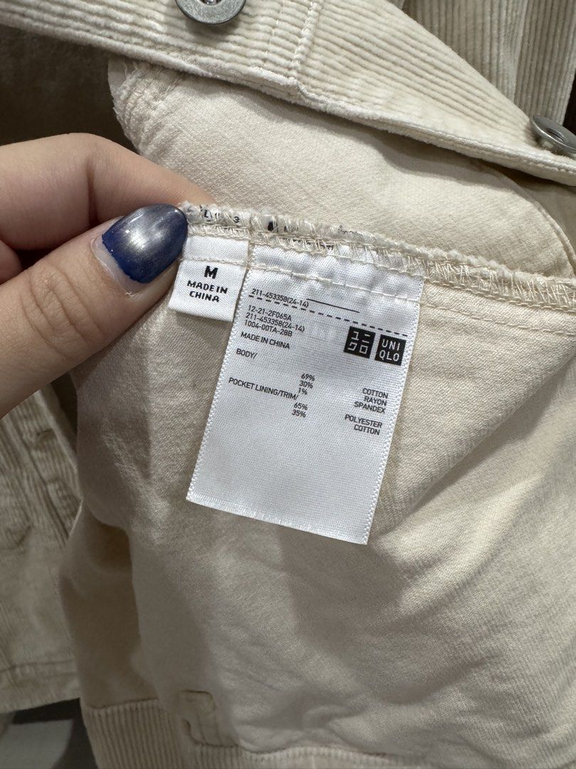 Uniqlo white corduroy jacket (Category: Coats, Jackets and Outerwear) located in Pasig City. Submitted by kodak.blue (Listing ID 1470684943, Image 2). Description: .
