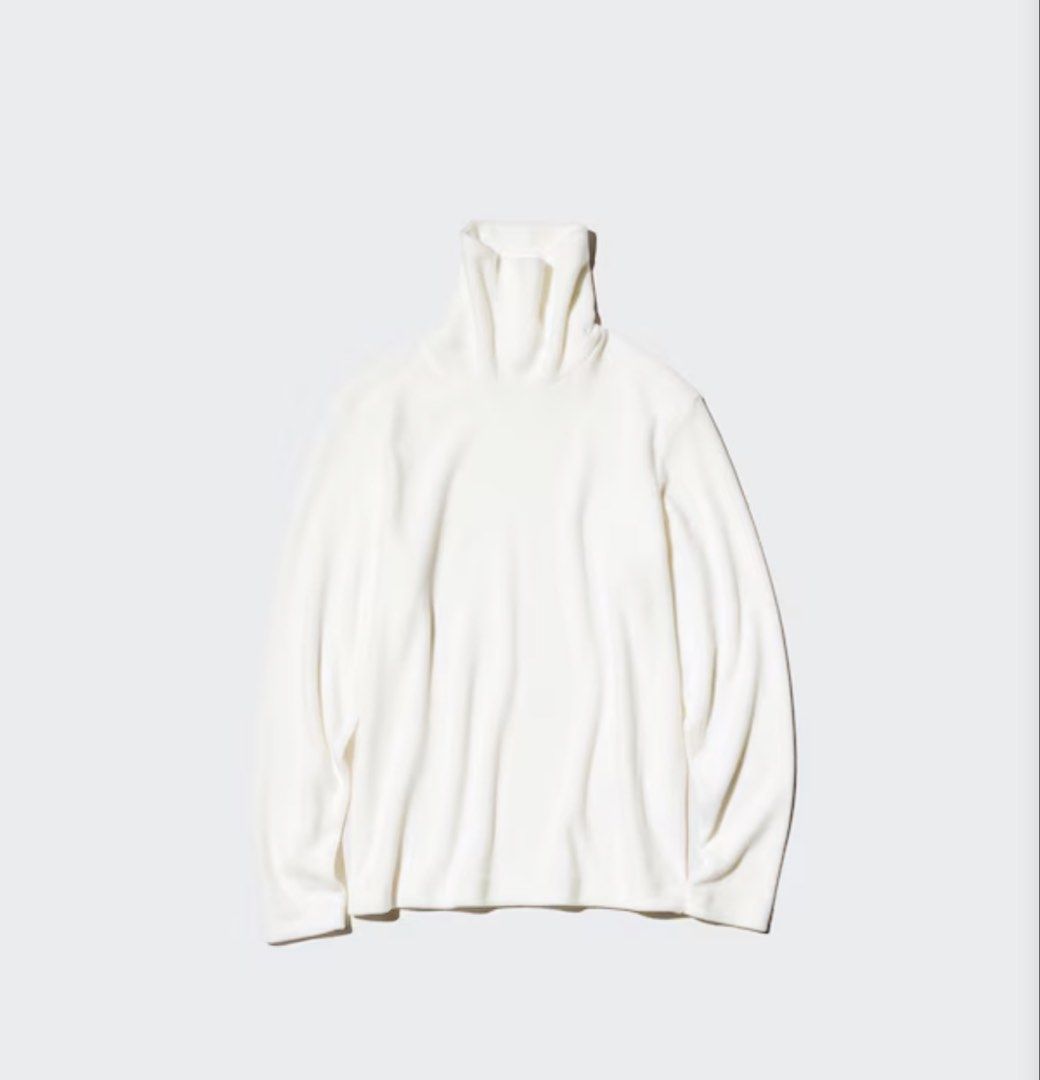 Uniqlo White Heattech Turtleneck Longsleeves (Category: Longsleeves) located in Makati City. Submitted by sophrosyne_ph (Listing ID 1470565015, Image 1). Description: 🌸 used once during a winter trip 🌸 good as new, no flaws 🌸 rfs: too tight on me and have this in many colors .