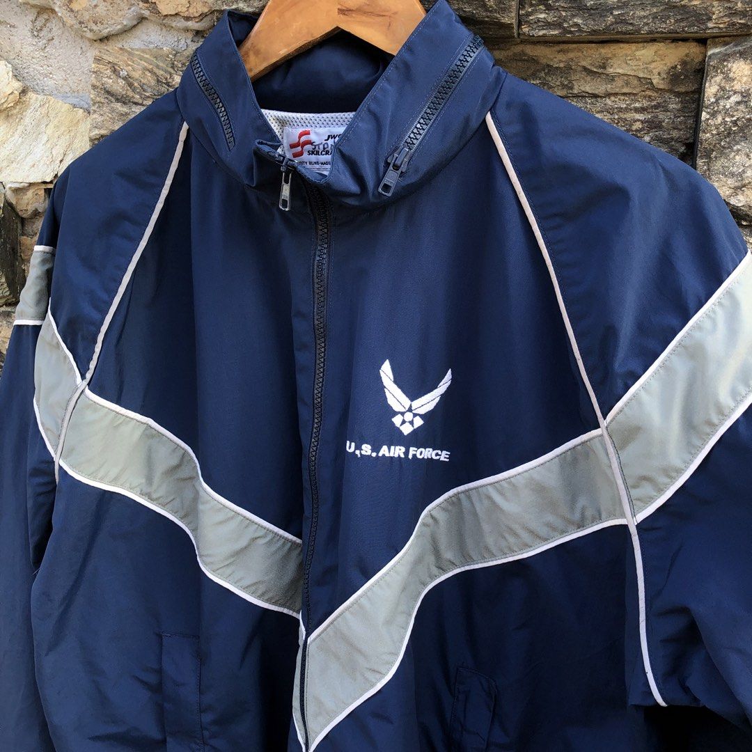 US Air Force Windbreaker (Category: Coats, Jackets and Outerwear) located in General Trias. Submitted by ivots (Listing ID 1470697053, Image 2). Description: M on Tag Width 27 Length 26 No Issue Excellent Condition (packable hood).