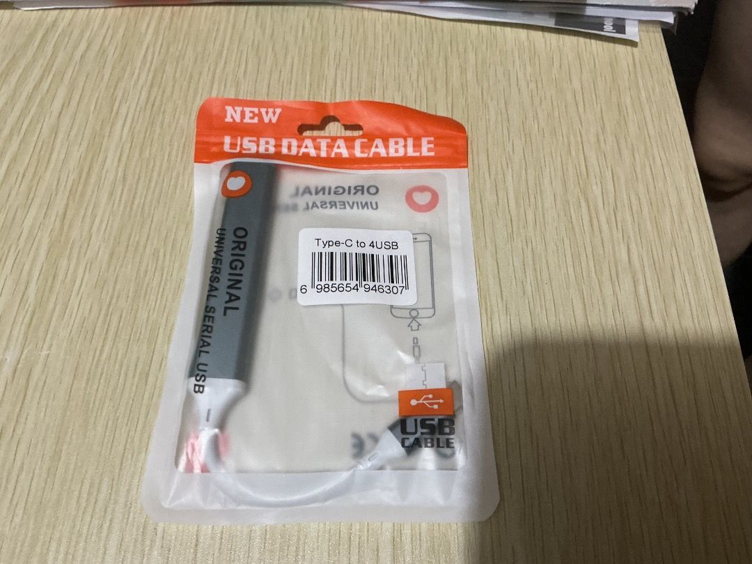 USB Data Cable Type-C （分類：電腦線、轉接線及轉換器）位於 Hong Kong。 由 kingarthurchan 提交（商品編號 1470656372，圖片 2）。簡介： Original universal serial USB data cable. Type-C to USB connection. Sealed inside original orange and white packaging bag. Unopened and unused condition. Handy spare charging cable to keep in your bag or car.。