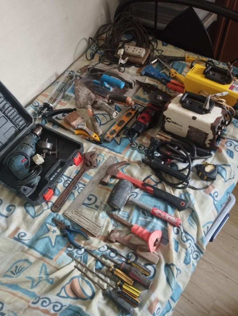 USED Construction Tools For Sale (Category: Construction Tools & Equipment) located in Quezon City. Submitted by noelmendoza64 (Listing ID 1470602013, Image 1). Description: For Sale Various Construction Tools. Pacheck nalang ng mga pictures for the tools. Meetup: Baesa, Quezon City. PM nalang for interested. - Complete tool bundle for garage projects and contractor work - Includes Bosch electric drill in case, welding machine, and angle grinder 
