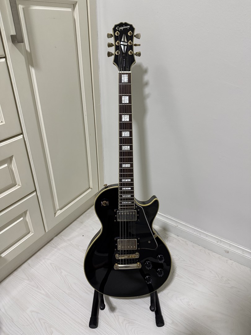 used Epiphone Les Paul Custom electric guitar, Hobbies & Lifestyle ...