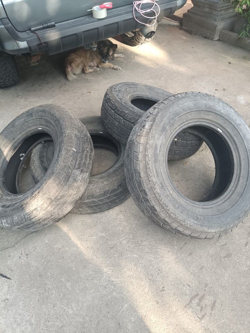 Used Tyres (Category: Mags and Tires) located in Cavite. Submitted by immanuel7952662 (Listing ID 1470561825, Image 3). Description: 4 Arivo Terramax AT 50% wear left 235-75-Rim 15, 6 ply, date 43m-22yr slight neg.