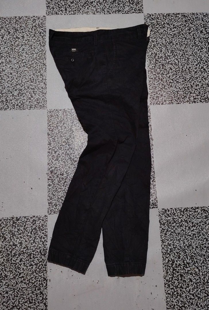 VANS JOGGER BLACK PANTS🖤 (Category: Joggers) located in Bislig. Submitted by tuazons21 (Listing ID 1470691232, Image 1). Description: VANS JOGGER BLACK PANTS🖤 FRESH FROM BALE📌 SIZE : 30 ON TAG DIMES : 30-32×38 CR : 9.8/10 EXCELLENT CONDITION DETAILS POSTED📌 *,***💸 FREE SHIPPING FEE✈️ UNLI VOUCH📌 TAGUM CITY, DAVAO DEL NORTE📌 DM TO PURCHASE 💸📩.