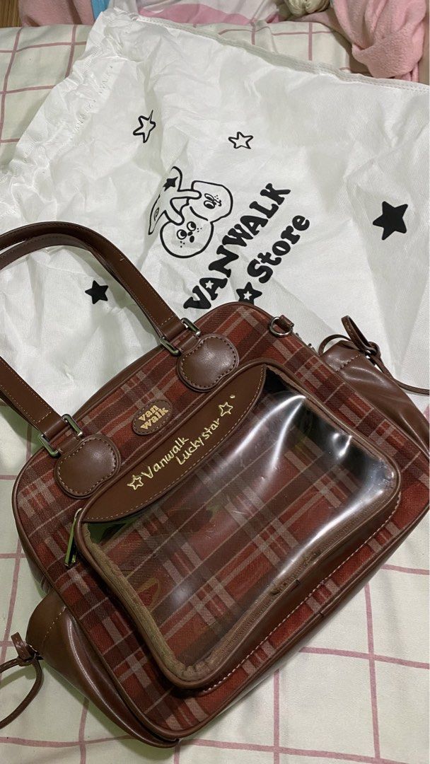 vanwalk christmas collection (Category: Shoulder Bags) located in Manila. Submitted by kei44 (Listing ID 1470670345, Image 1). Description: 📌used but not abused 📌dust bag included 📌can fit ipad air 4th gen & books 💸 price nego ‼️have minor foundation stain loc: north caloocan .