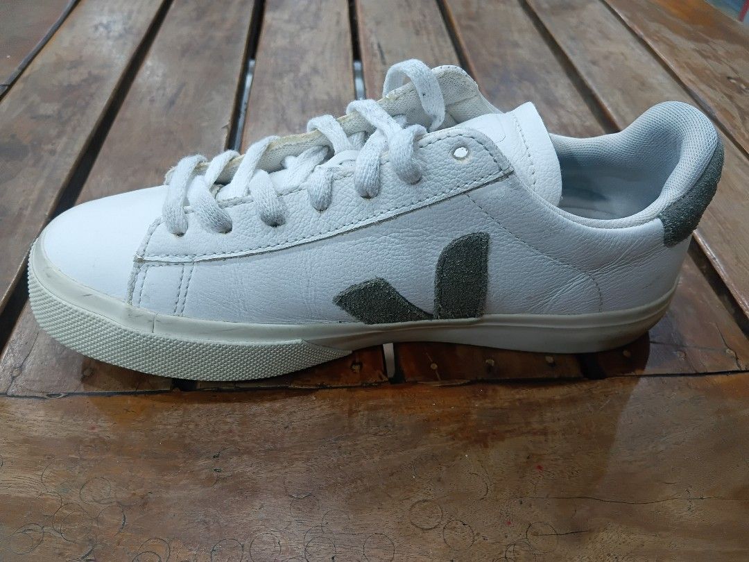 Veja (Category: Sneakers) located in Subic. Submitted by AnythingBrandedby_May (Listing ID 1470701345, Image 3). Description: Veja.