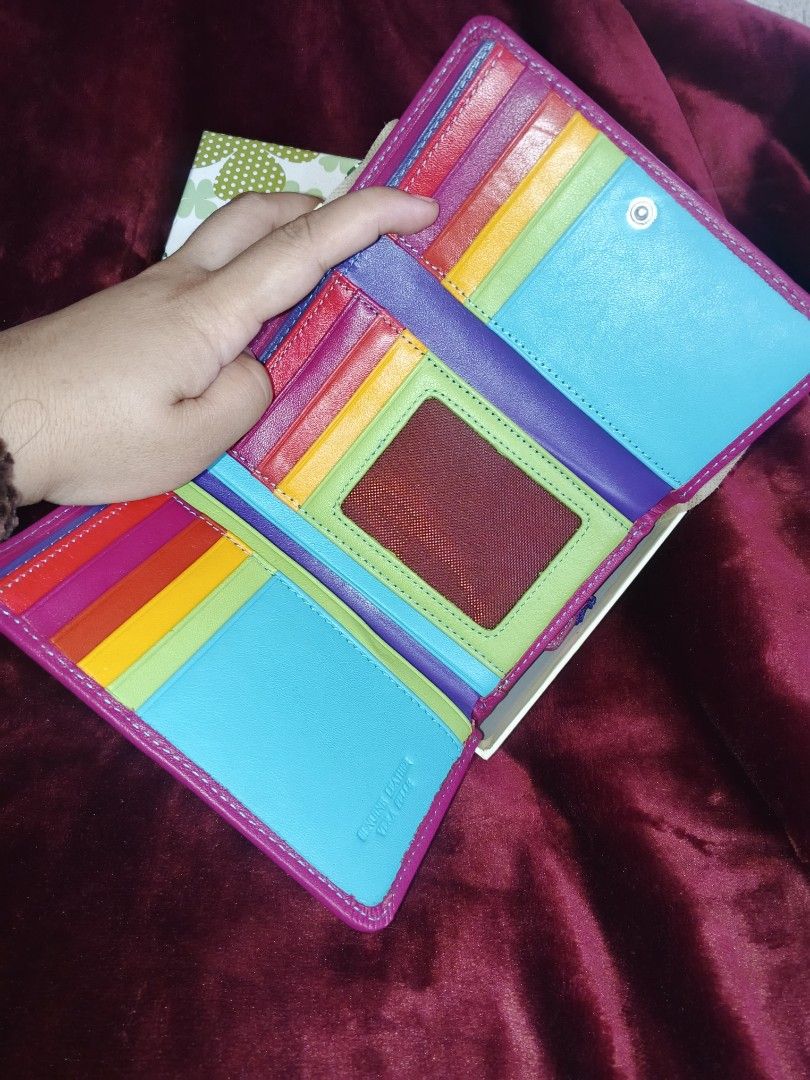 Vera Felle Tri-Fold Wallet (Category: Wallets & Card holders) located in Cagayan de Oro. Submitted by luxfaith_japansurplus (Listing ID 1470680021, Image 2). Description: Vera Felle Tri-Fold Wallet Genuine Leather Multi Color inside from Japan Surplus.