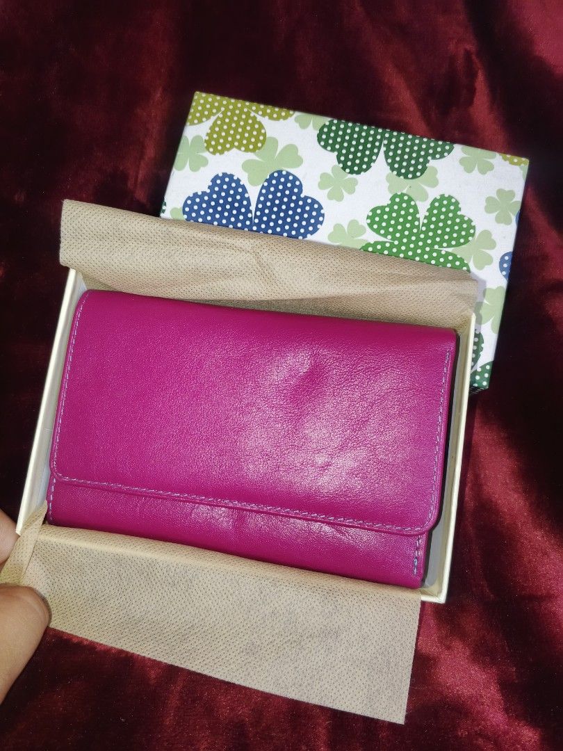 Vera Felle Tri-Fold Wallet (Category: Wallets & Card holders) located in Cagayan de Oro. Submitted by luxfaith_japansurplus (Listing ID 1470680021, Image 1). Description: Vera Felle Tri-Fold Wallet Genuine Leather Multi Color inside from Japan Surplus.