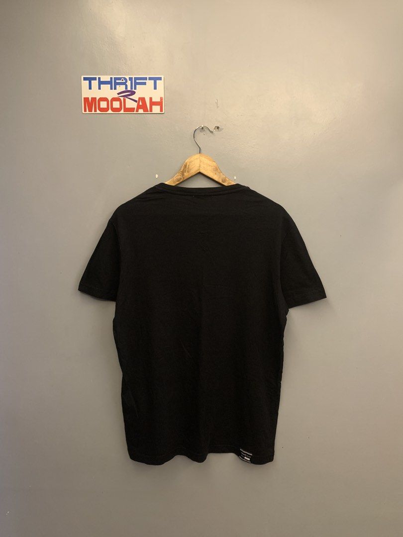 VERSACE JEANS COUTURE SLIM FIT TEE (Category: Tshirts & Polo Shirts ) located in Cavite. Submitted by thrift2moolah (Listing ID 1470611563, Image 2). Description: VERSACE JEANS COUTURE SLIM FIT TEE Medium to Large 21/27 - Good condition 9/10 Color rate issue tanggal na yung ibang design goods padin naman 450 plus sf.