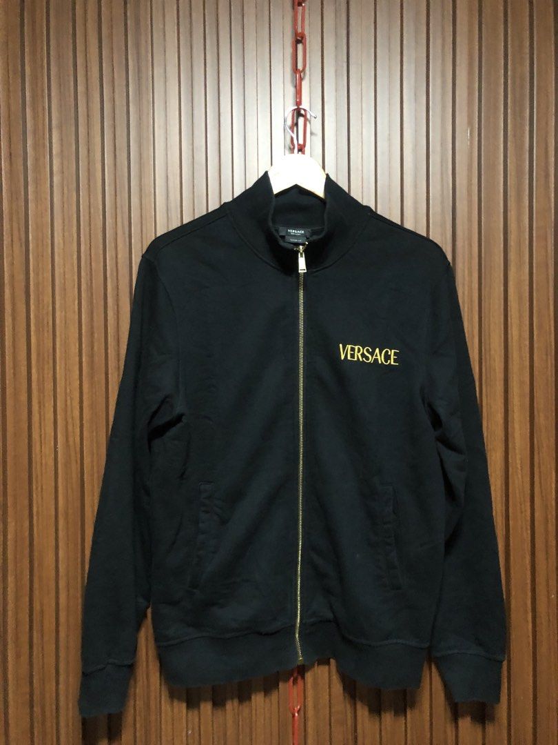 Versace medusa head (Category: Coats, Jackets and Outerwear) located in Malaybalay. Submitted by joromsthrift (Listing ID 1470669778, Image 1). Description: 🔥Versace medusa head🔥 Size: M-L Excellene to Like new condition Color rate 9.7/10 No issue.
