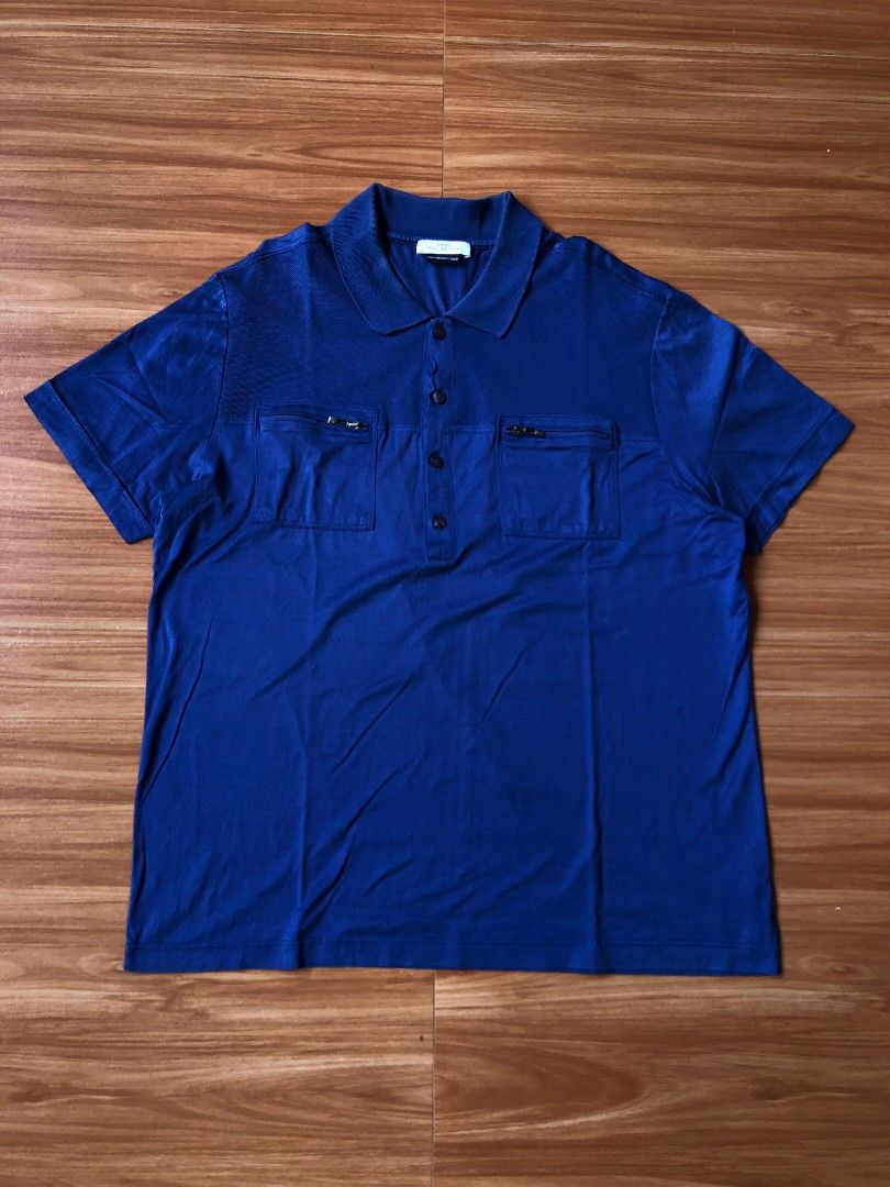 VESACE COLLECTION POLO SHIRT (Category: Tshirts & Polo Shirts ) located in Baybay. Submitted by dathrifted (Listing ID 1470632847, Image 1). Description: VERSACE COLLECTION POLO SHIRT XXL on tag Width- 22 Length- 27 VERY GOOD CONDITION HONEST ISSEU: see last 4 pictures PM if Interested📩📩📩.