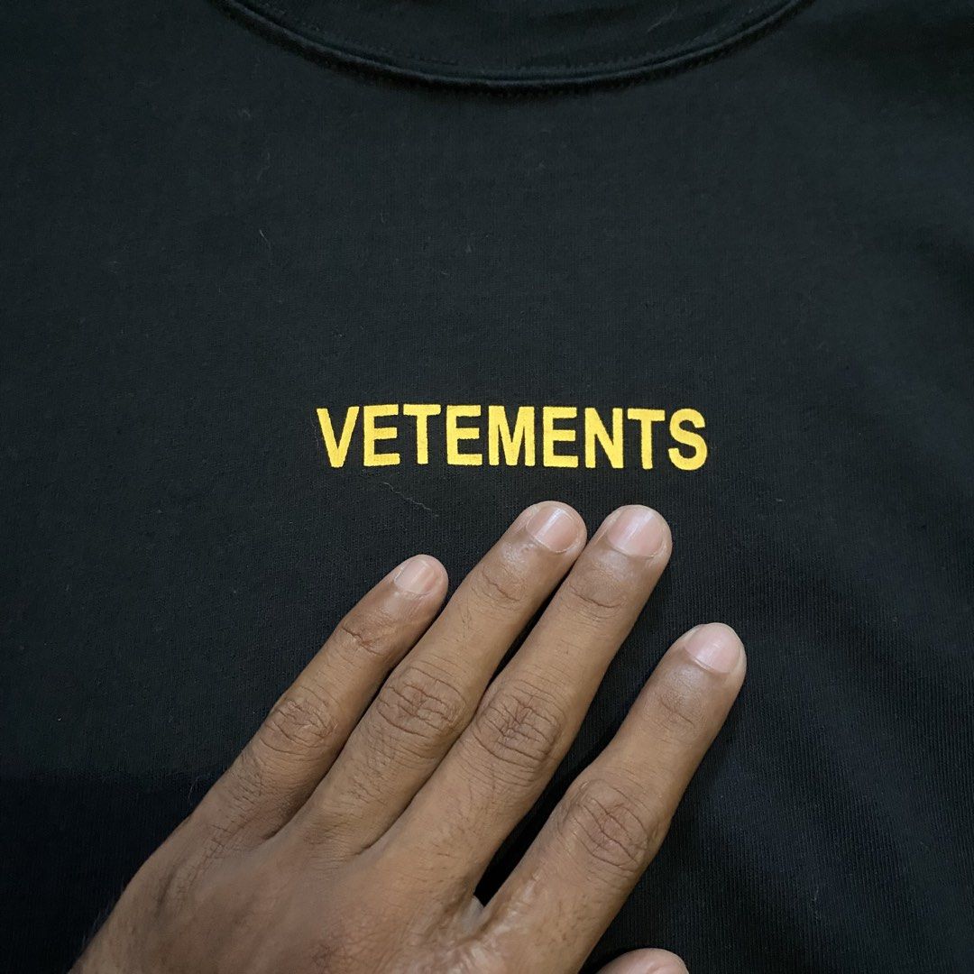 VETEMENTS (Category: Activewear) located in Zaragoza. Submitted by 9701026734 (Listing ID 1470640924, Image 3). Description: VETEMENTS ‎ size XS FIT TO SEMI LARGE ‎dimes W23/L28 ‎condition AS NEW ‎color rate 9.9//10 ‎issue NONE.