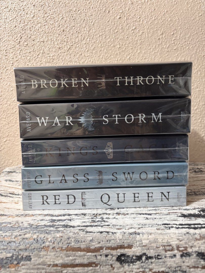 Red Queen by Victoria Aveyard 5-Book COMPLETE Set (Category: Storybooks) located in Caloocan City. Submitted by boldstorm-6421 (Listing ID 1470726037, Image 2). Description: - Complete 5-book series by Victoria Aveyard - Includes Red Queen, Glass Sword, King's Cage, War Storm, and Broken Throne - Paperback format - Perfect YA fantasy series for readers and collectors.