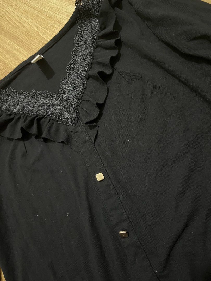 Victorian Gothic Long sleeve Top (Category: Longsleeves) located in Manila. Submitted by spoopie (Listing ID 1470719888, Image 3). Description: Stretchy Lacey long sleeve top.