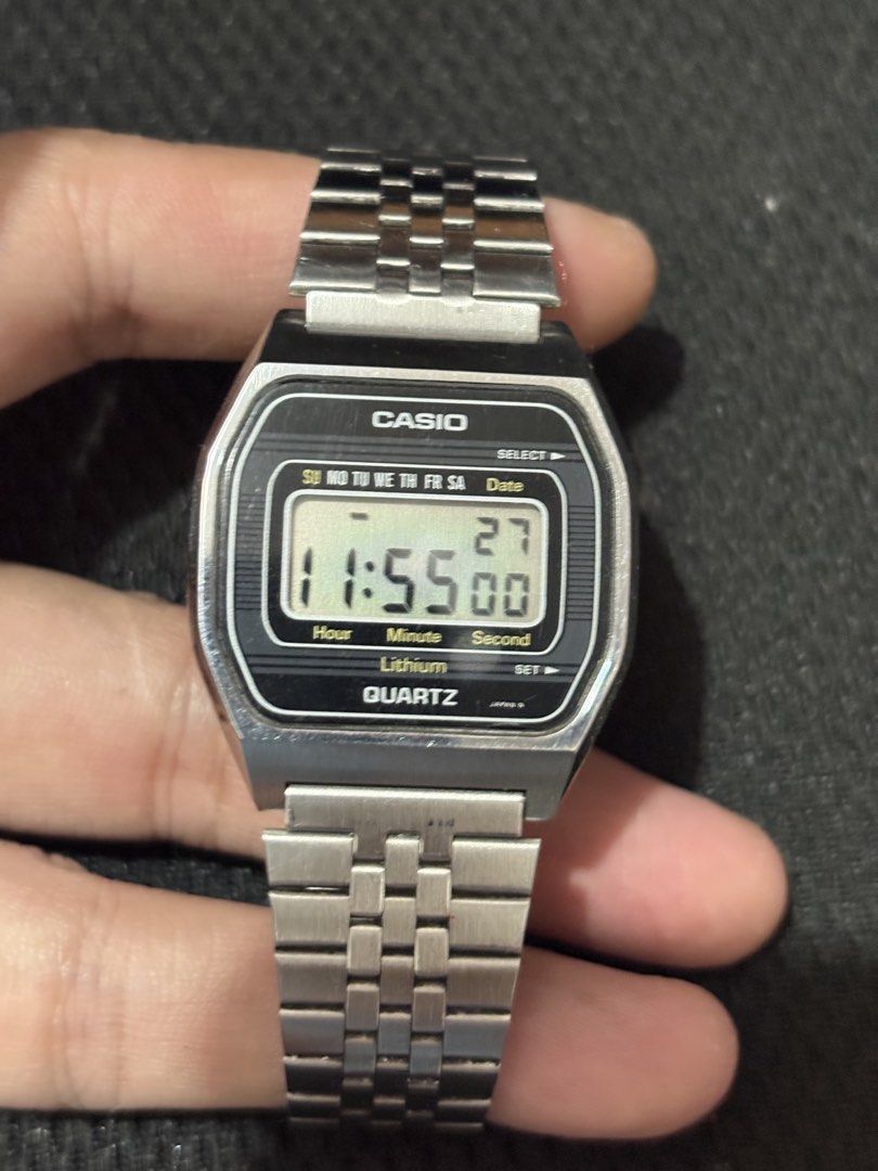 Vintage 1980s Casio B815 Digital Watch (Category: Luxury Watches) located in Quezon City. Submitted by rentoti (Listing ID 1470584822, Image 3). Description: Up for sale is a rare, vintage Casio B815 digital LCD watch from the early 1980s. This is a classic piece of retro tech featuring the reliable Module 155, proudly stamped “Made in Japan.” Perfect for vintage collectors, watch enthusiasts, or anyone who loves the authentic 80s aesthetic. Deta