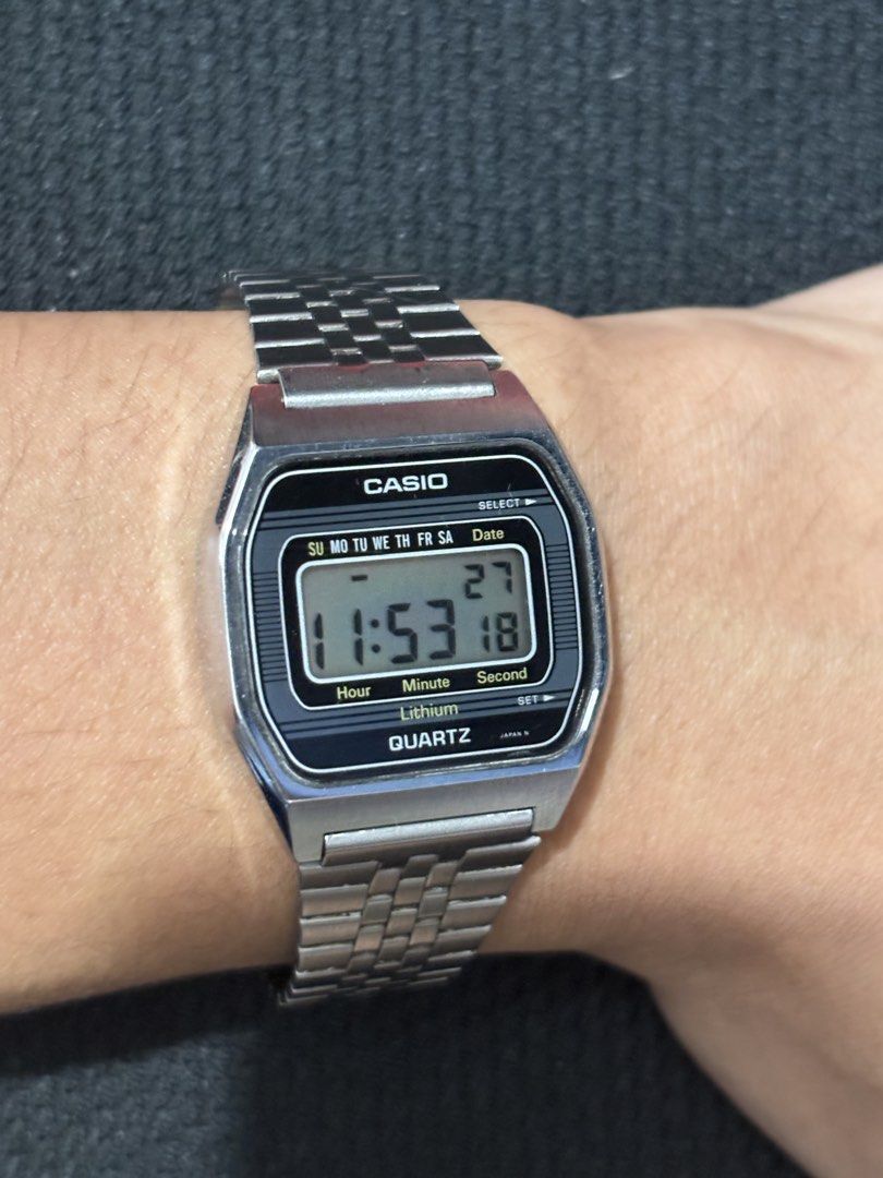 Vintage 1980s Casio B815 Digital Watch (Category: Luxury Watches) located in Quezon City. Submitted by rentoti (Listing ID 1470584822, Image 2). Description: Up for sale is a rare, vintage Casio B815 digital LCD watch from the early 1980s. This is a classic piece of retro tech featuring the reliable Module 155, proudly stamped “Made in Japan.” Perfect for vintage collectors, watch enthusiasts, or anyone who loves the authentic 80s aesthetic. Deta
