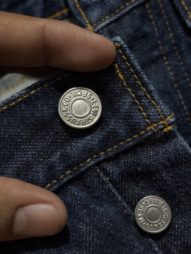 Vintage 90’s Levis 501 (Category: Jeans) located in Talisay. Submitted by re_sell01 (Listing ID 1470717169, Image 3). Description: Levis Vintage 90’s 501 Size: W27 L34 Waistline 28” Length 42.5” Leg Opening 7.5” Straight Leg Non Stretch Made in USA Excellent Condition.