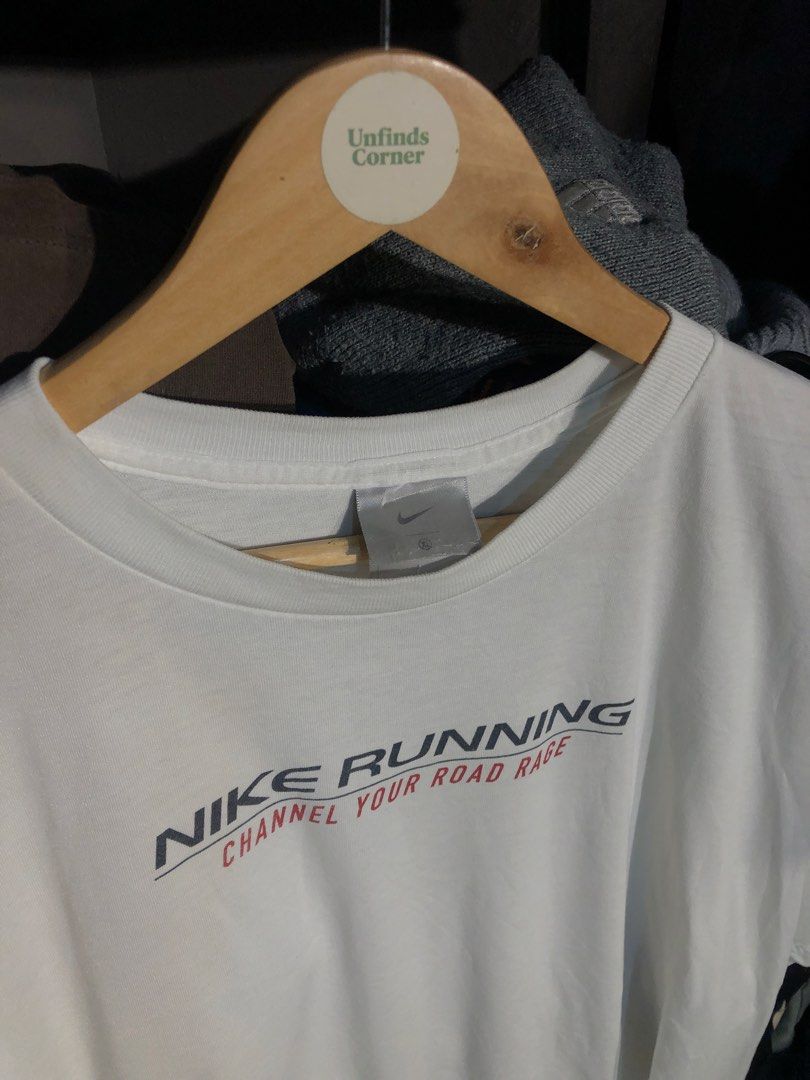 VINTAGE 90’s NIKE RUNNING GRAPHIC TEE (Category: Tshirts & Polo Shirts ) located in San Pablo. Submitted by genesisllo24149 (Listing ID 1470641040, Image 3). Description: VINTAGE 90’s NIKE RUNNING GRAPHIC TEE LENGTH -> 29.5 WIDTH -> 26.5 ISSUE -> NONE CONDITION -> EXCELLENT DM TO PURCHASE 📥 DISCLAIMER: - Please manage your expectations, posted items are preloved, used & thrifted -Actual color may vary due to lighting -Flaker will be posted.