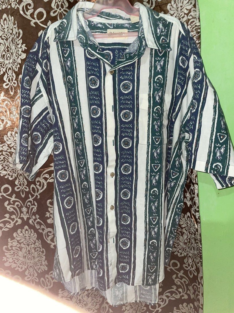 Vintage 90s St. John's Bay Patterned Button Down Shirt (Size Large) (Category: Tshirts & Polo Shirts ) located in San Quintin. Submitted by polasolah (Listing ID 1470722058, Image 1). Description: wash before use good condition size: large .
