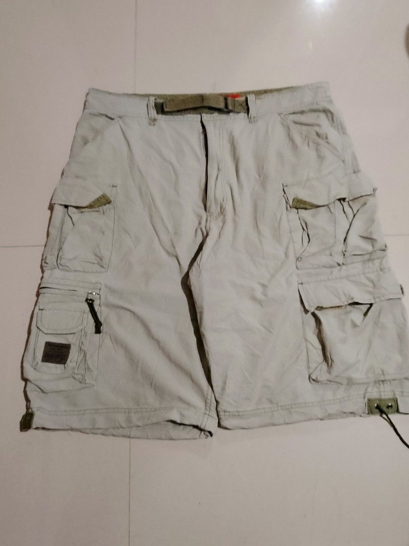 VINTAGE A&F LONG CARGO SHORT (Category: Shorts) located in Cavite. Submitted by jftxthrift (Listing ID 1470578389, Image 1). Description: sz 36 length 25 thigh 15 l.o 12.5 issue check pics.