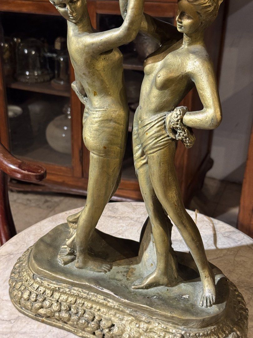 Vintage Art Deco Clock Lamp (Category: Vintage Collectibles) located in Manila. Submitted by sinaunang_gamit (Listing ID 1470616014, Image 3). Description: lp Vintage Art Deco Clock Lamp Height: 26 inches lamp Working Condition Clock not working Material: Fiber Resin ₱6k.
