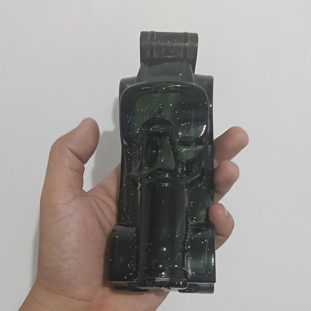Vintage Avon Perfume Bottle (Category: Vintage Collectibles) located in Marikina City. Submitted by frios_mancave (Listing ID 1470678744, Image 2). Description: good addition for your collection.