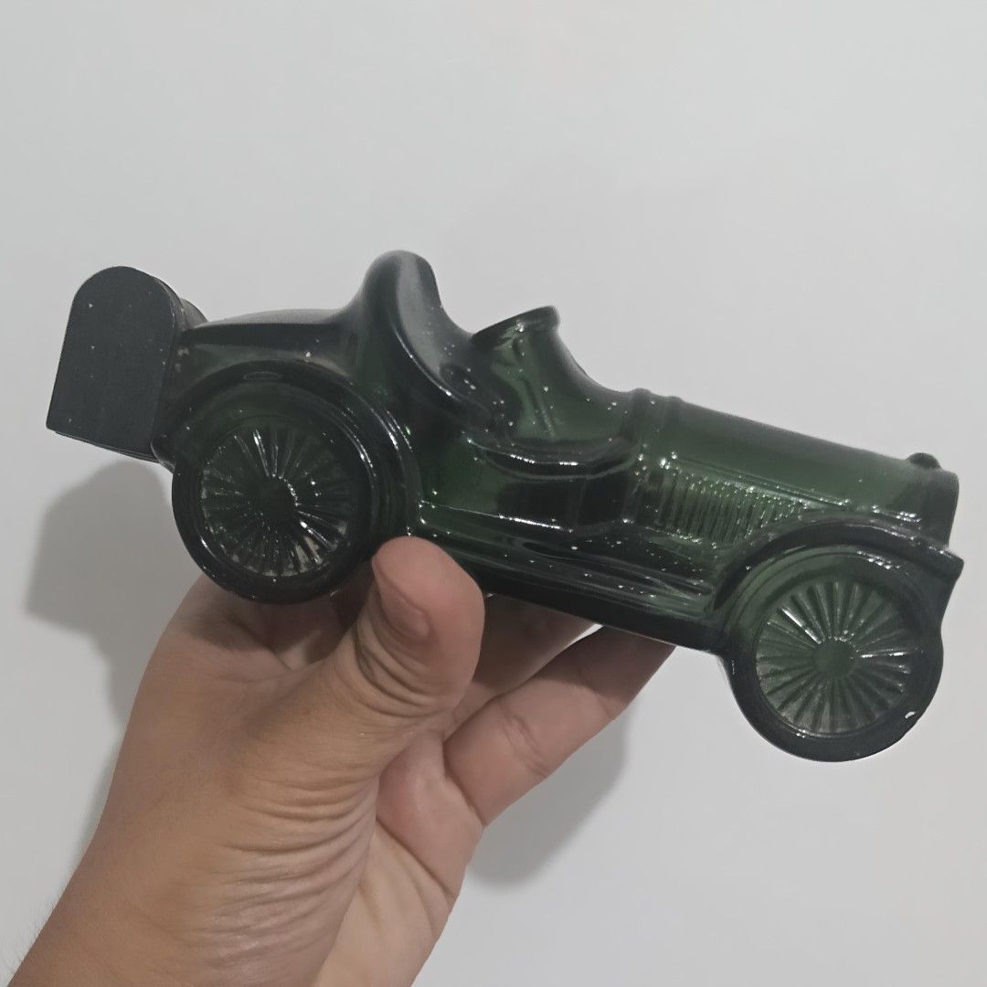 Vintage Avon Perfume Bottle (Category: Vintage Collectibles) located in Marikina City. Submitted by frios_mancave (Listing ID 1470678744, Image 1). Description: good addition for your collection.