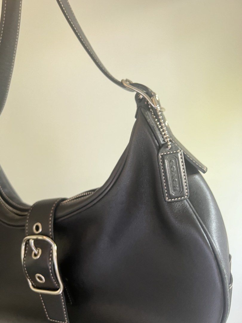 Vintage Coach Hamptons Hobo 7592 (Category: Luxury Bags & Wallets) located in Davao. Submitted by vaultexchange_ (Listing ID 1470742410, Image 3). Description: Authentic With minimal signs of use Ganda pa ng leather .