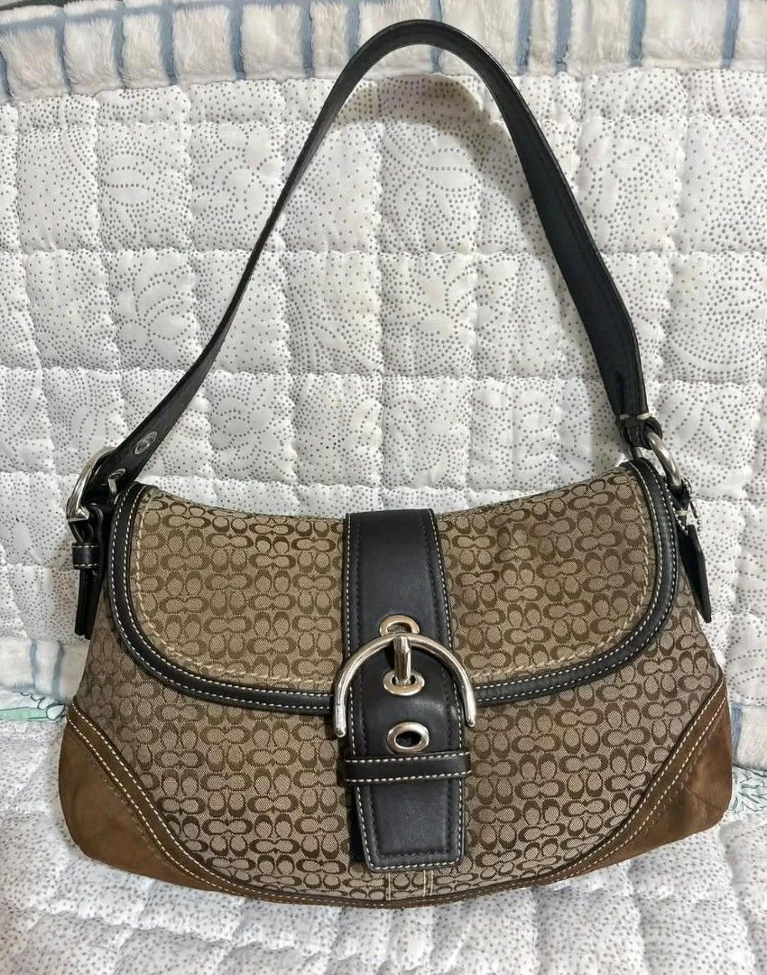 VINTAGE COACH SOHO SIGNATURE (Category: Shoulder Bags) located in Iloilo. Submitted by dary-dela.cruz__0809 (Listing ID 1470649903, Image 1). Description: RUSH Excellent condition No issue Not thrifted gf owner FB Jed shet.