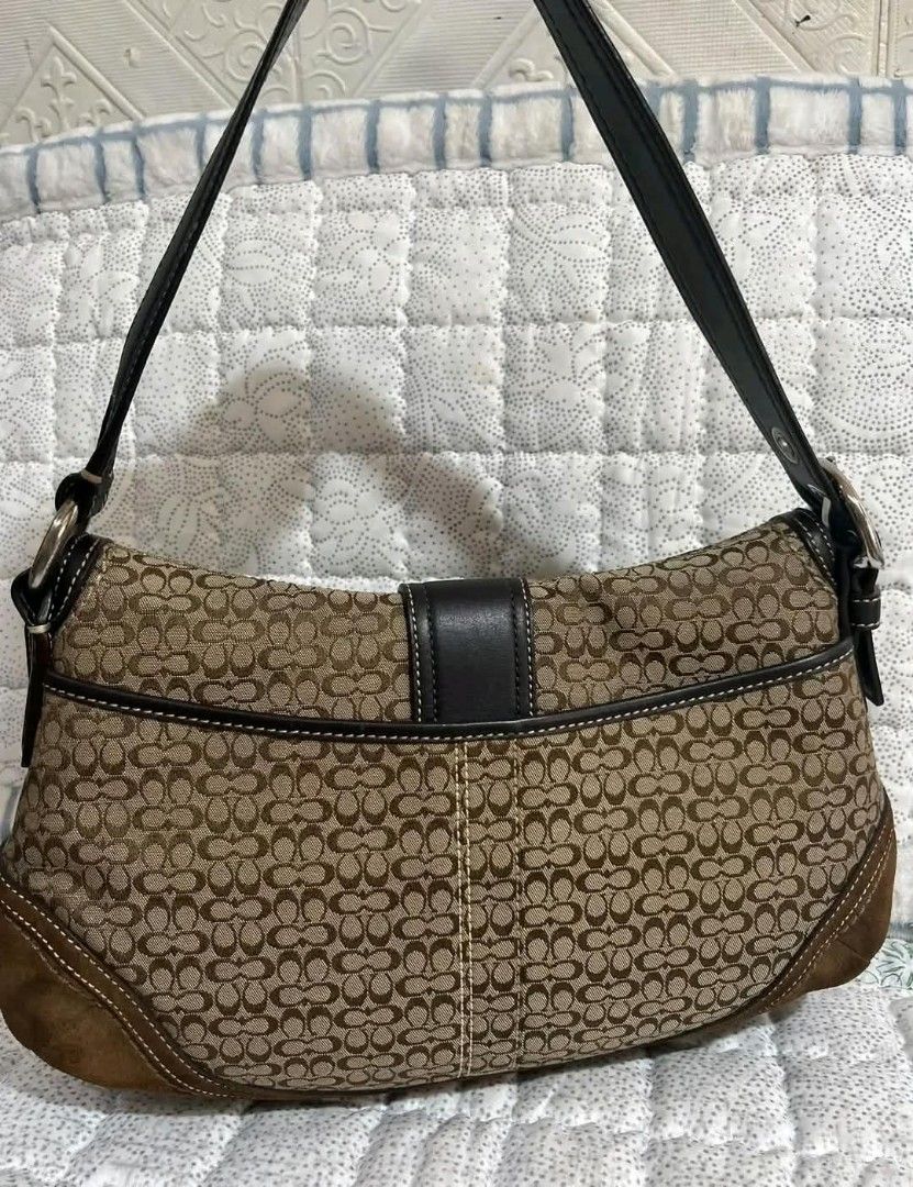 VINTAGE COACH SOHO SIGNATURE (Category: Shoulder Bags) located in Iloilo. Submitted by dary-dela.cruz__0809 (Listing ID 1470649903, Image 2). Description: RUSH Excellent condition No issue Not thrifted gf owner FB Jed shet.