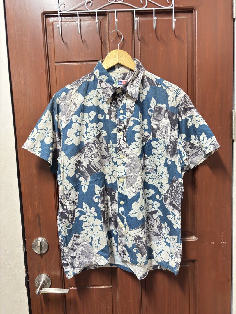 Vintage Crocodile Polo (Category: Tshirts & Polo Shirts ) located in Davao. Submitted by workmensph (Listing ID 1470577693, Image 1). Description: Size L-XL 23.5” x 28” Very Good Condition.