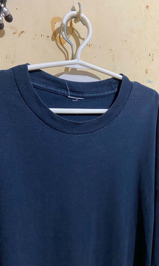 Vintage crop blank shirt (Category: Tshirts & Polo Shirts ) located in Davao. Submitted by thrift_8000 (Listing ID 1470658069, Image 2). Description: .