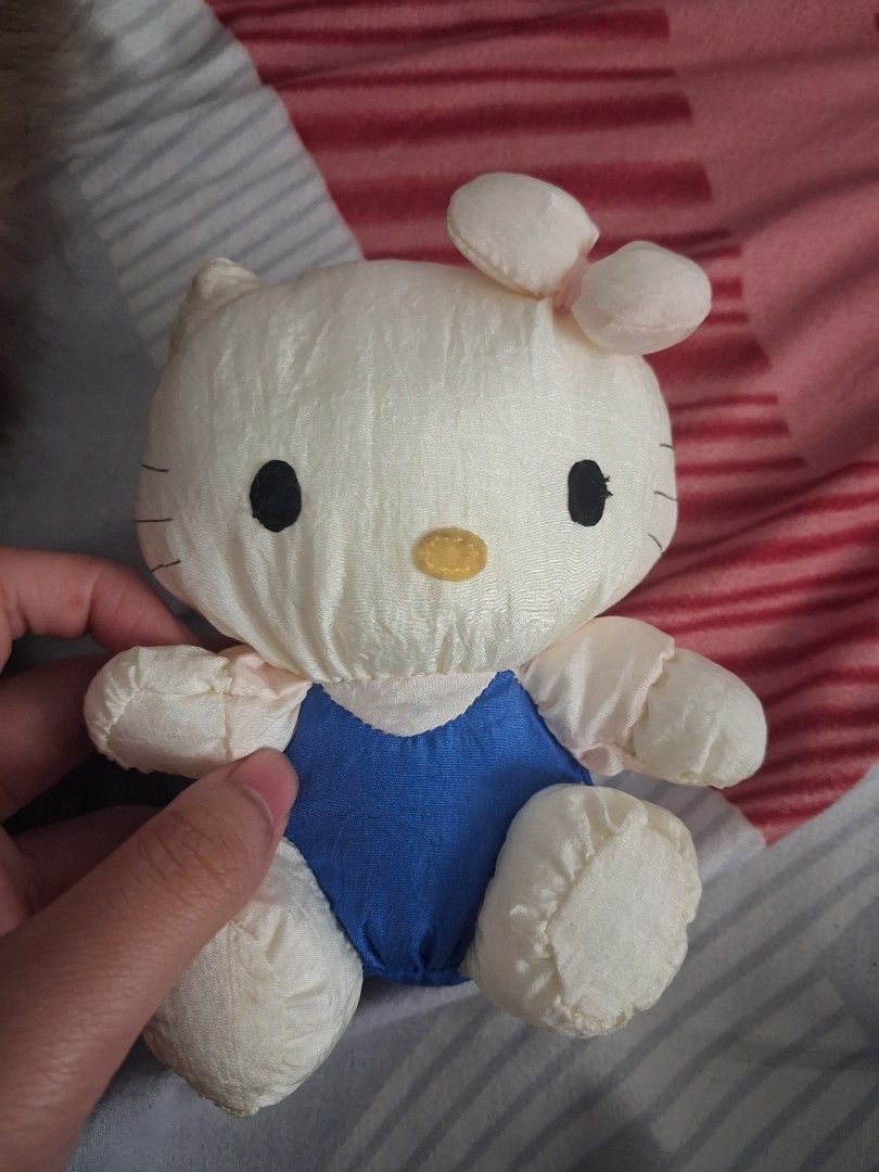Vintage Hello Kitty (Category: Plushies & Soft Toys) located in Aguinaldo. Submitted by shrimpytrinkies (Listing ID 1470567868, Image 1). Description: Pm 4 more details Sf to be shouldered by buyer.