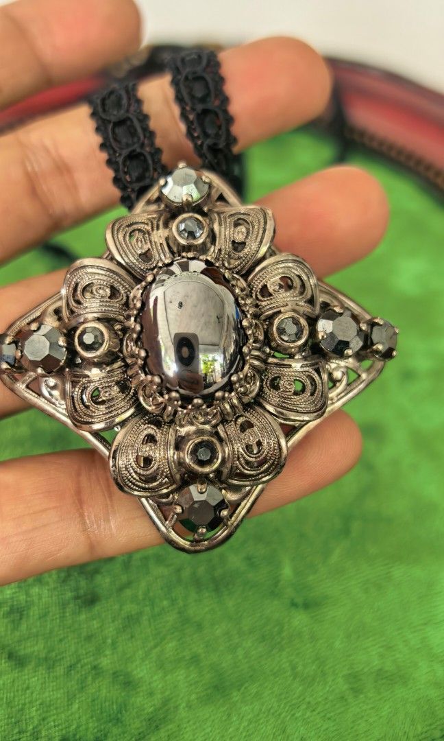 Vintage Hematite brooch pendant oversized (Category: Brooches) located in Tuguegarao City. Submitted by zenphoenix-7ad615 (Listing ID 1470581215, Image 3). Description: Hematite brooch pendant.