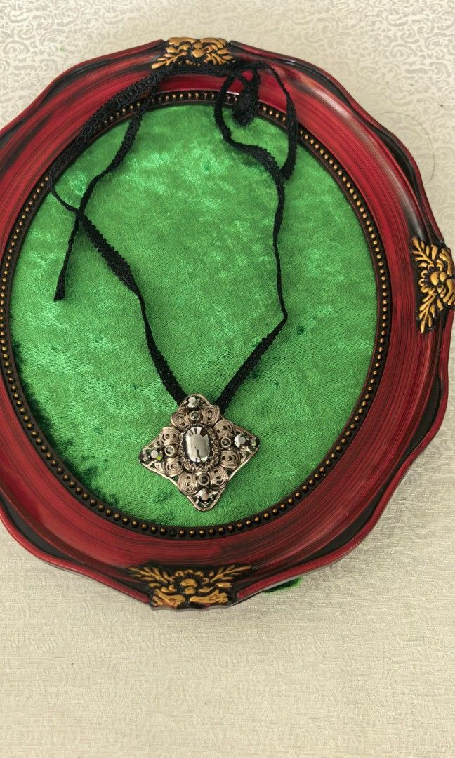 Vintage Hematite brooch pendant oversized (Category: Brooches) located in Tuguegarao City. Submitted by zenphoenix-7ad615 (Listing ID 1470581215, Image 2). Description: Hematite brooch pendant.