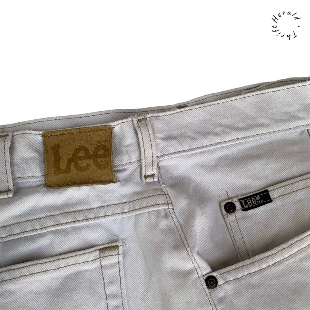 Vintage Lee Denim Shorts White (Category: Shorts) located in Dagupan City. Submitted by marinonghustler (Listing ID 1470577391, Image 3). Description: - Authentic white Lee denim shorts - Heavy twill fabric construction for durability - Size: X-large - Waistline 36’ - Length 20’ - Hem 13’ - Classic 5-pocket styling with front coin pocket - Features iconic Lee logo tag and brown leather back patch -Condition: Very good condition - Pangasinan .